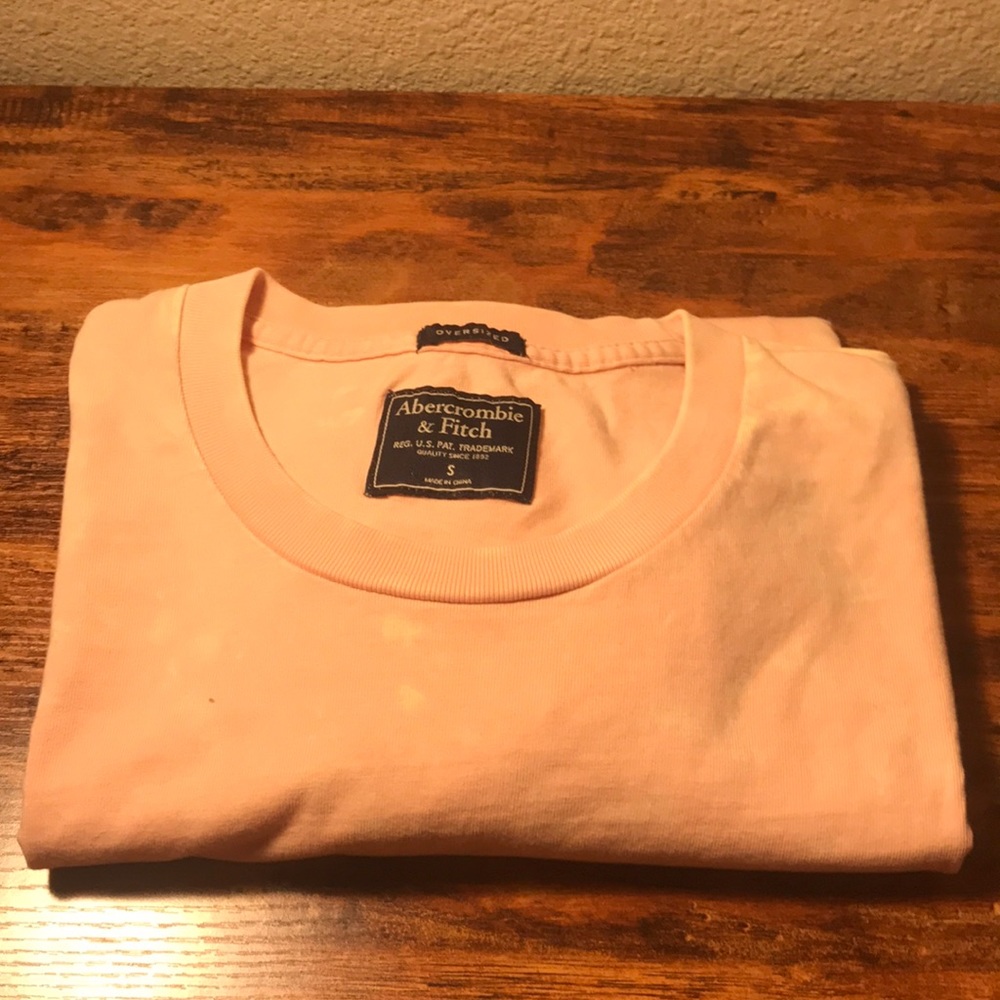Oversized t-shirt, to small for my boyfriend.
